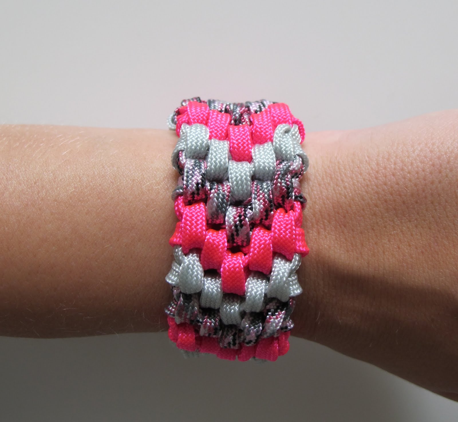 This DIY infinity bracelet tutorial will show you a fun bracelet