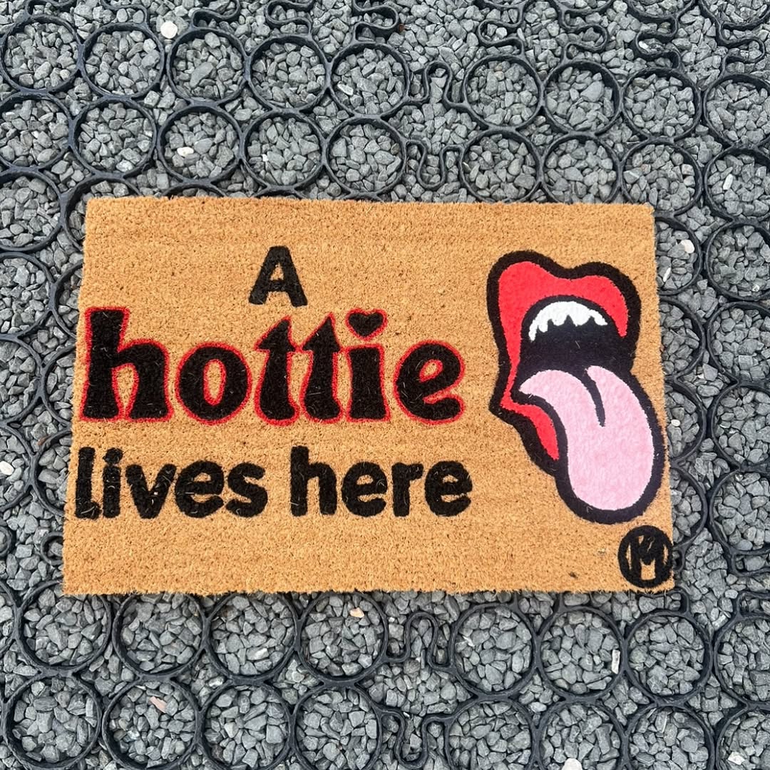 Rock ‘n’ Roll “Hottie Lives Here”